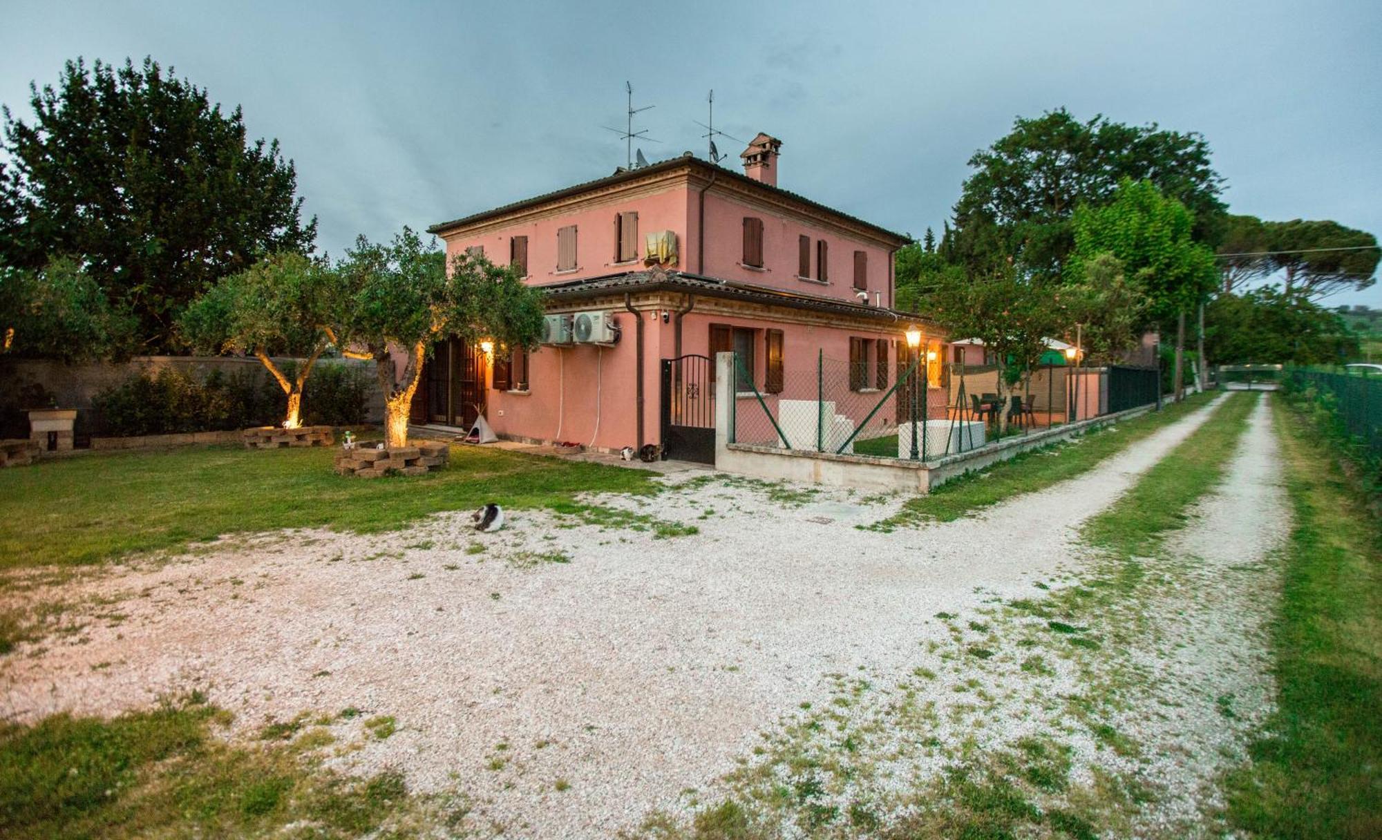 Hotel Casa Di Marco E Kaila Tavullia Exterior foto